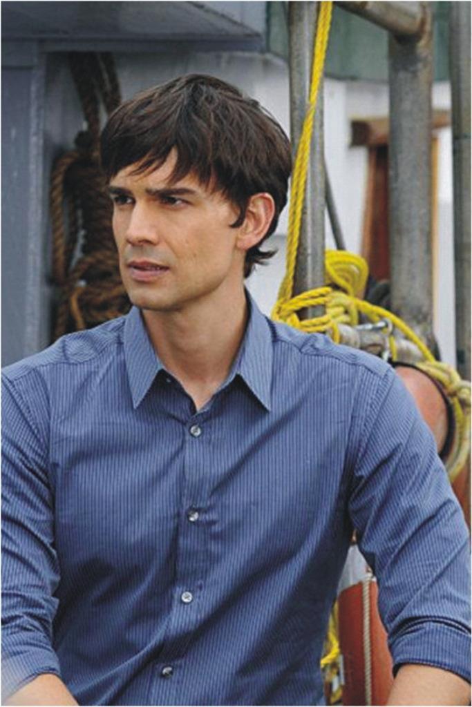 Christopher Gorham 8x10 Picture Simply Stunning Photo Poster painting Gorgeous Celebrity #12