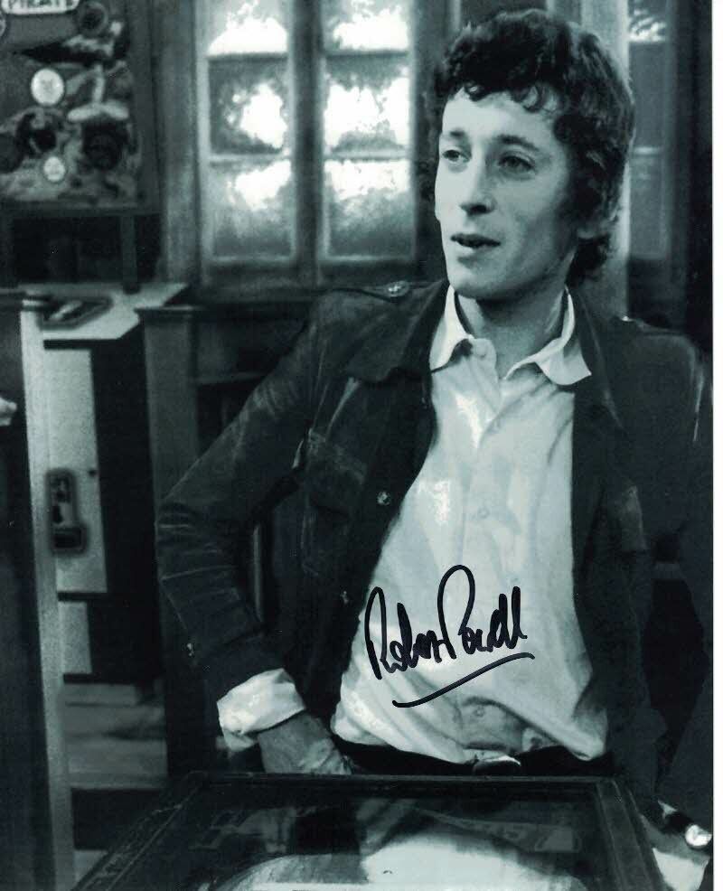 ROBERT POWELL - Toby Wren in Doomwatch hand signed 10 x 8 Photo Poster painting