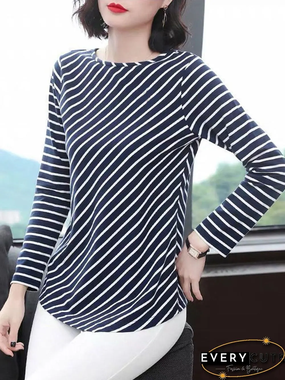 Loose T-shirt With Round Collar And Long Sleeves