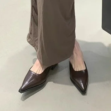 Yyvonne Half Slippers Women's Muller Shoes 2025 Summer New Pointed Cool Slippers And Retro Wearing Slippers