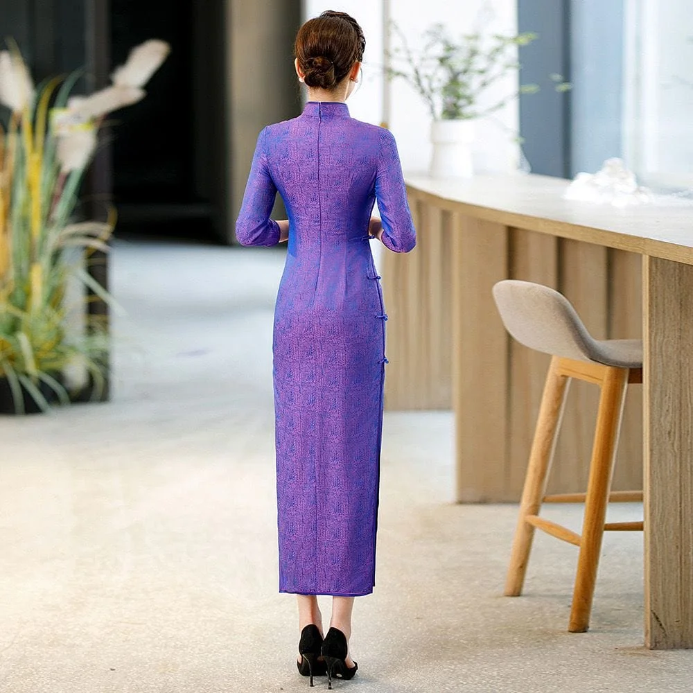 High-end, jacquard silk Cheongsam with three quarter sleeves