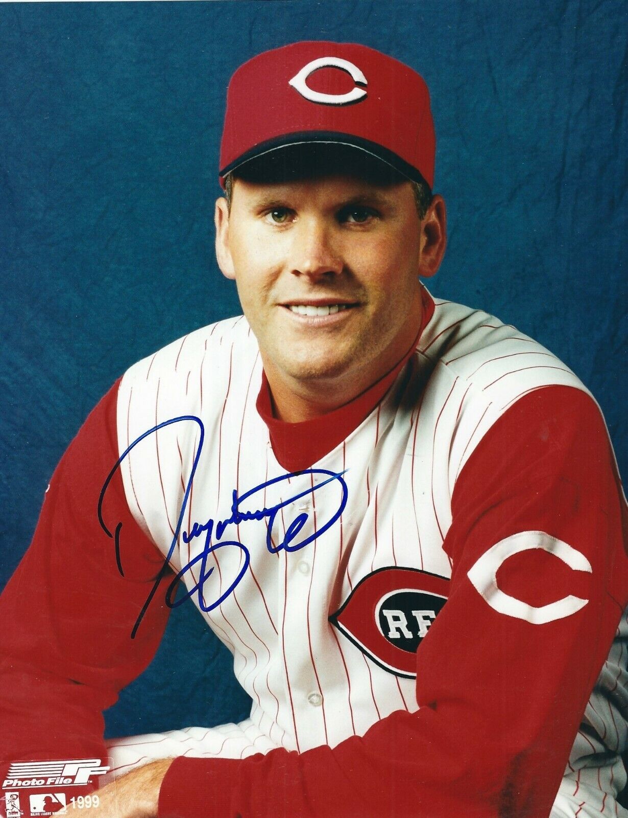 Autographed 8x10 DENNY NEAGLE Cincinnati Reds Photo Poster painting - COA