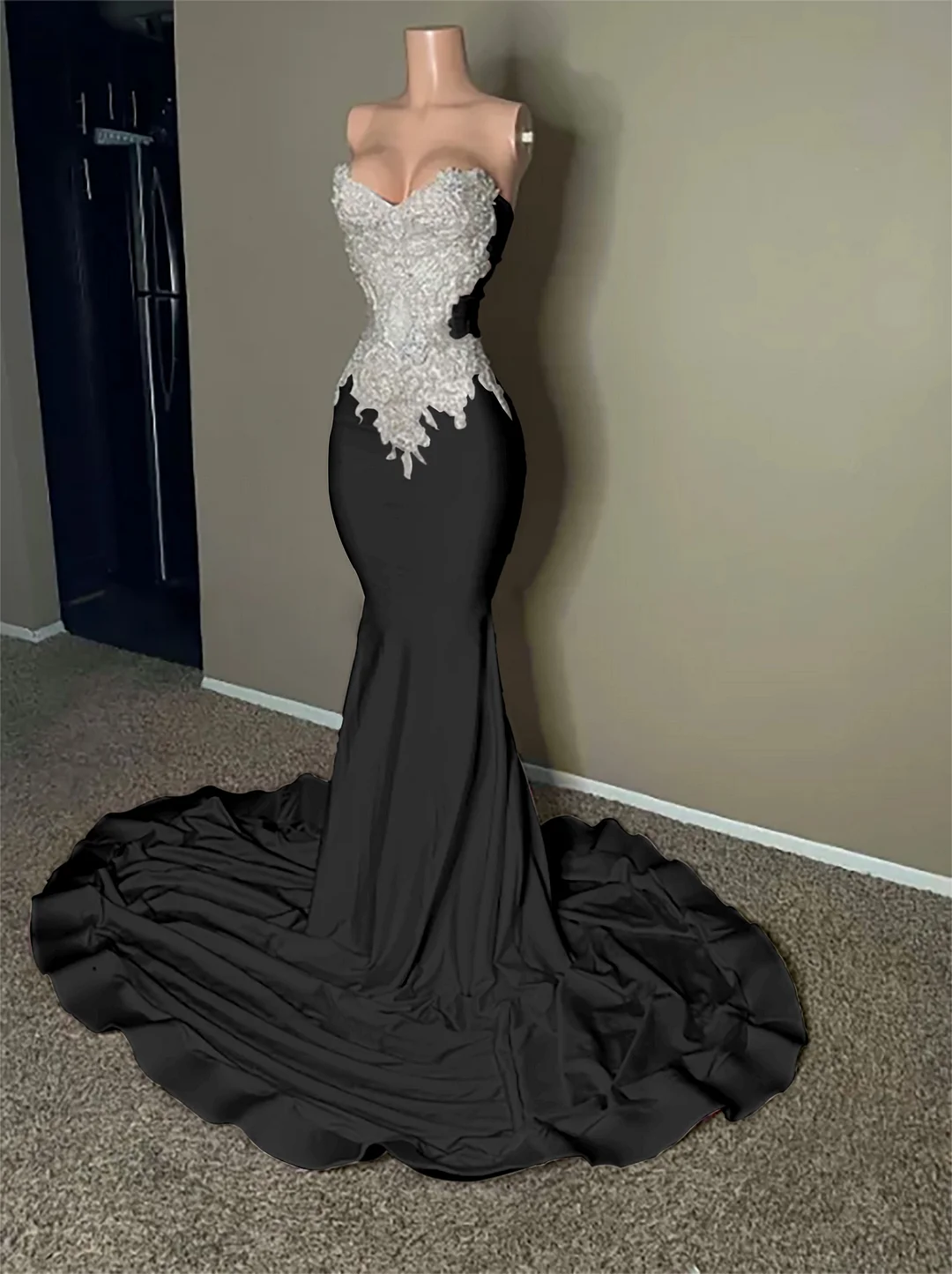 Daisda Chic Pink Strapless Sleeveless Mermaid Prom Dress with Embroidery