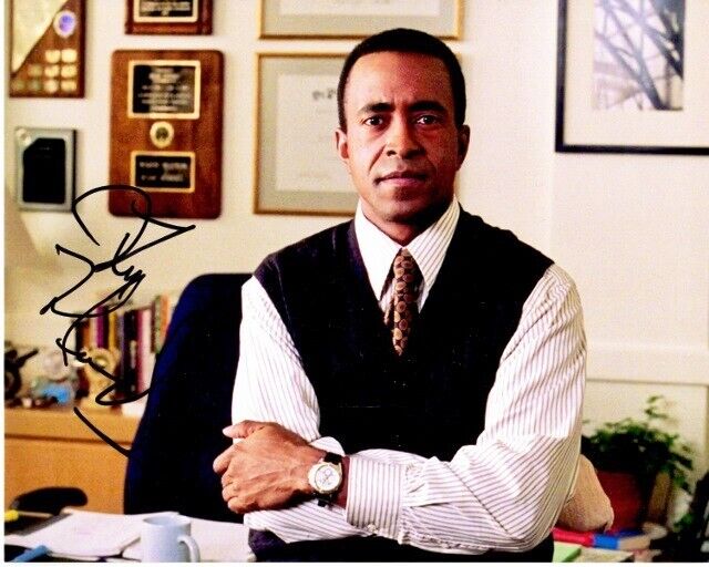 Tim Meadows Signed - Autographed Mean Girls - SNL Comedian 8x10 inch Photo Poster painting