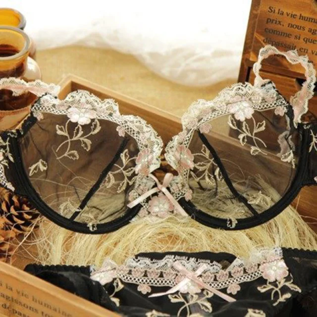 Ladies Exquisite Embroidered Lotus Transparent Lace Bra Set