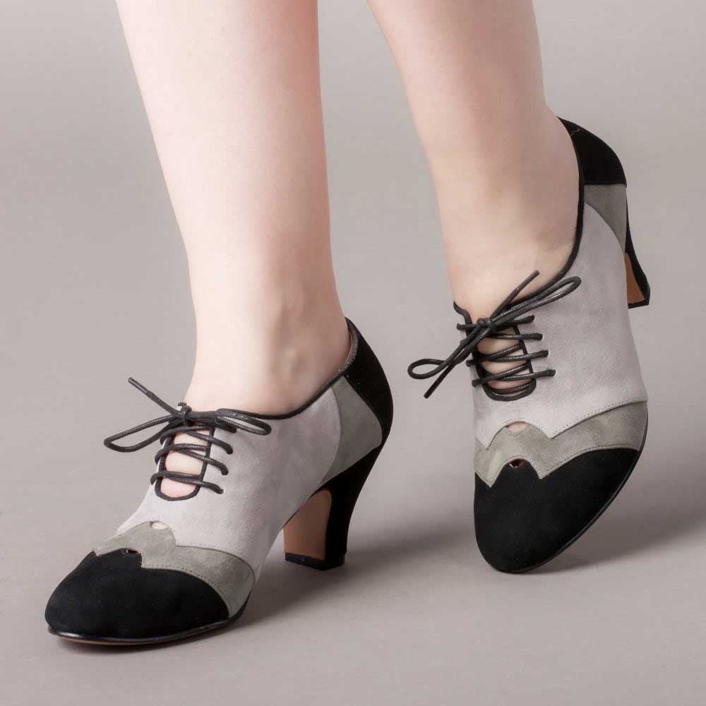 Black & Grey Cut-Out Lace-Up Round Toe Chunky Heel Oxford Shoes Women Nicepairs