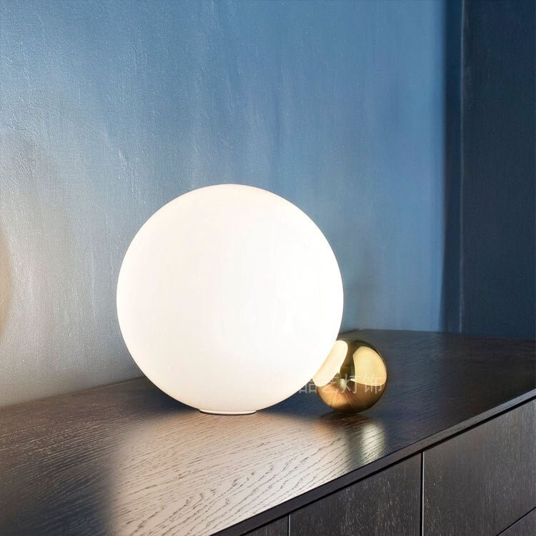 Postmodern glass ball bedroom bedside table lamp Nordic designer guest room study  art deco table lights