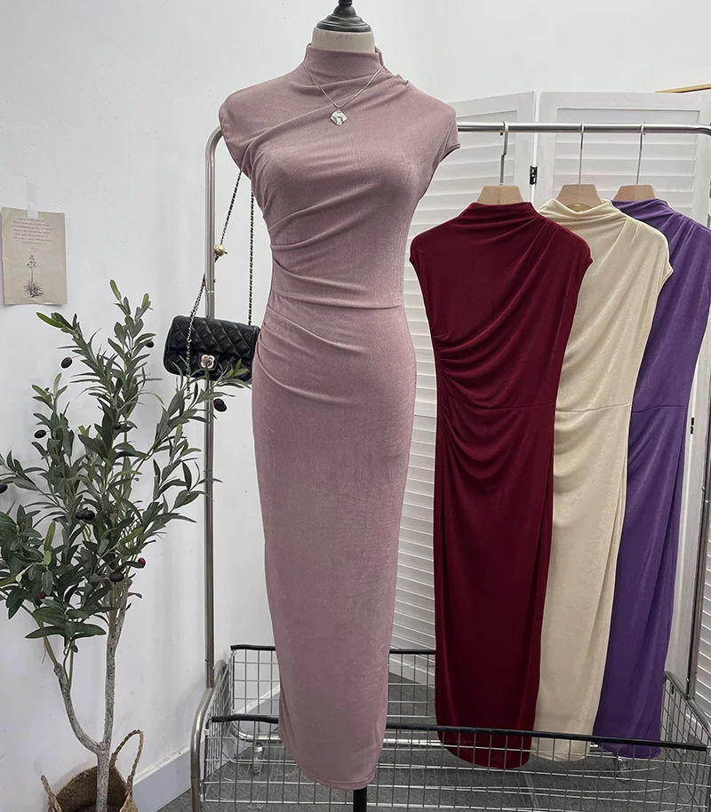 Uveng Ceclent Unique Dress With Thin Folds And Hips High-Collar After The Opening Of The Fork Dress 8858