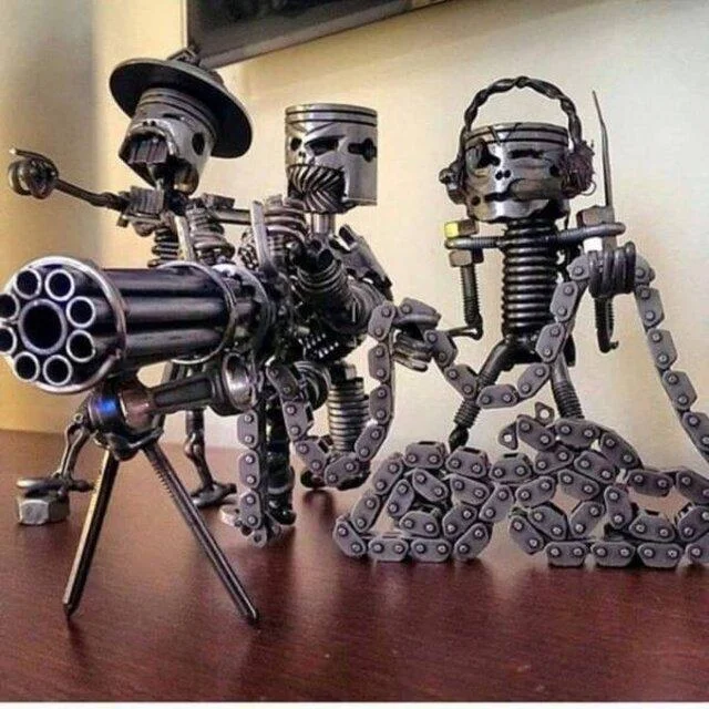 Recycling/Scrap Metal Standing Warrior Sculpture /Handmade-Piston Man、、sdecorshop