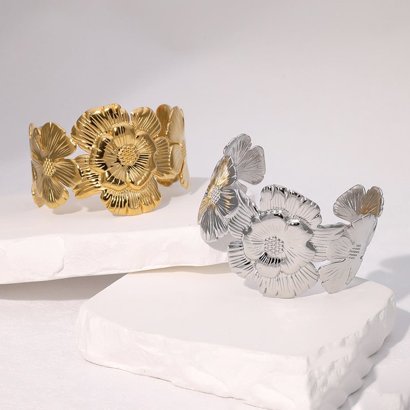 Retro Elegant Gold-Plated Open Bracelet Exaggerated Design Flower Stainless Steel Bracelet