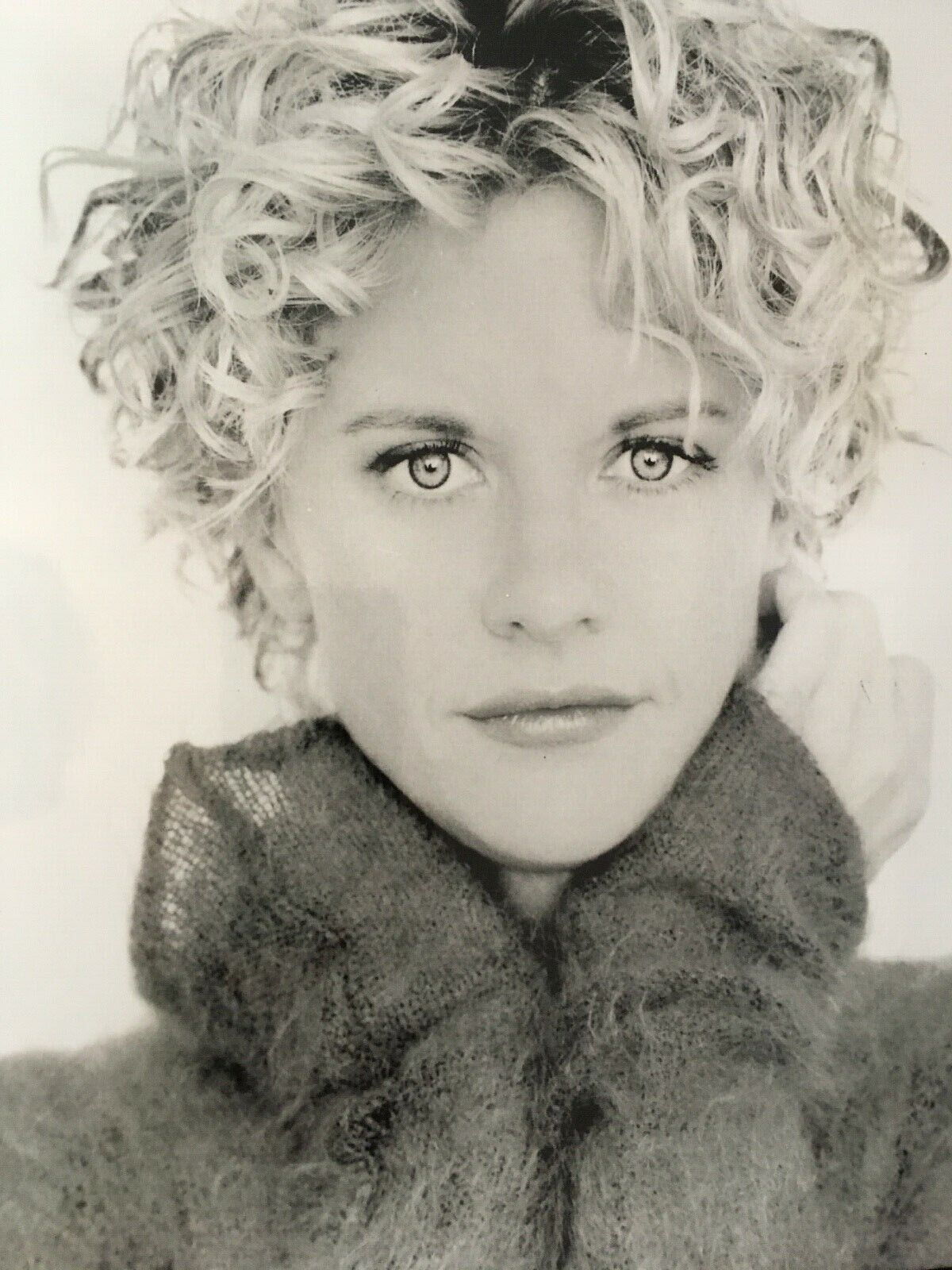 MELANIE GRIFFITHS - POPULAR AMERICAN ACTRESS - SUPERB UNSIGNED Photo Poster paintingGRAPH