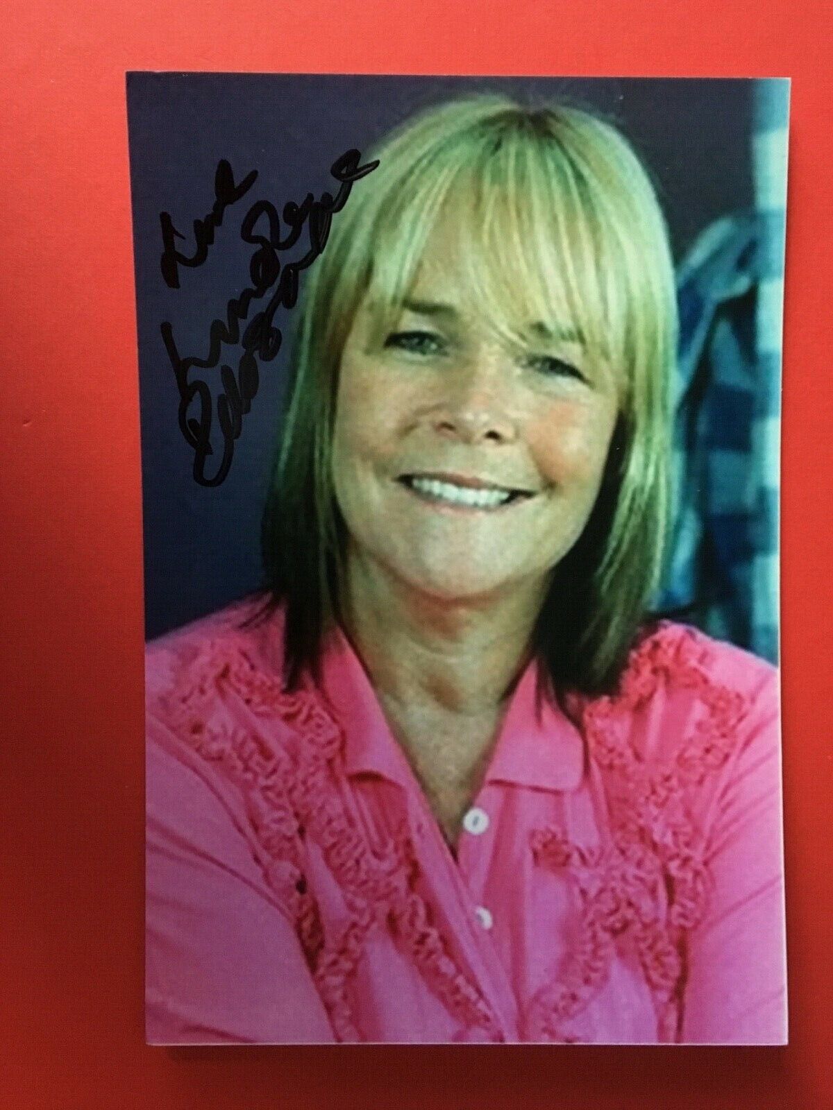 LINDA ROBSON - BIRDS OF A FEATHER ACTRESS - EXCELLENT SIGNED Photo Poster paintingGRAPH