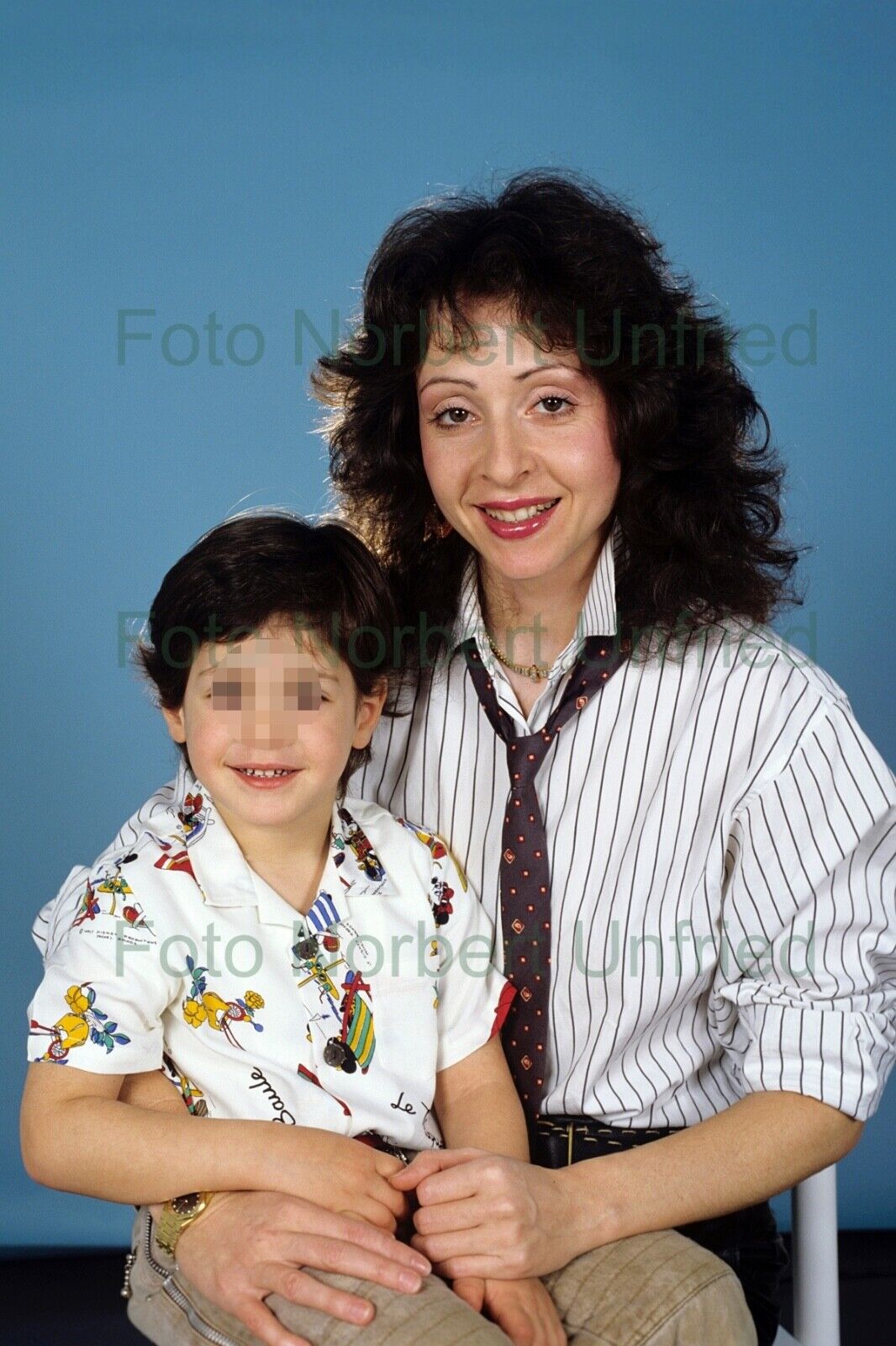 Vicky Leandros With Child - Photo Poster painting 20 X 30 CM Without Autograph (Nr 2-301