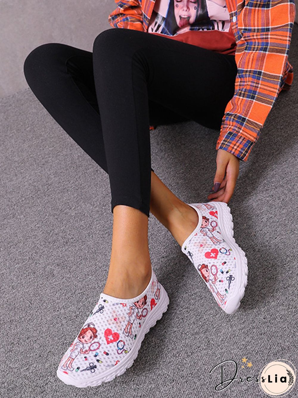 Nurse Fighting Epidemic Print Breathable Tulle Mesh Lightweight Sneakers