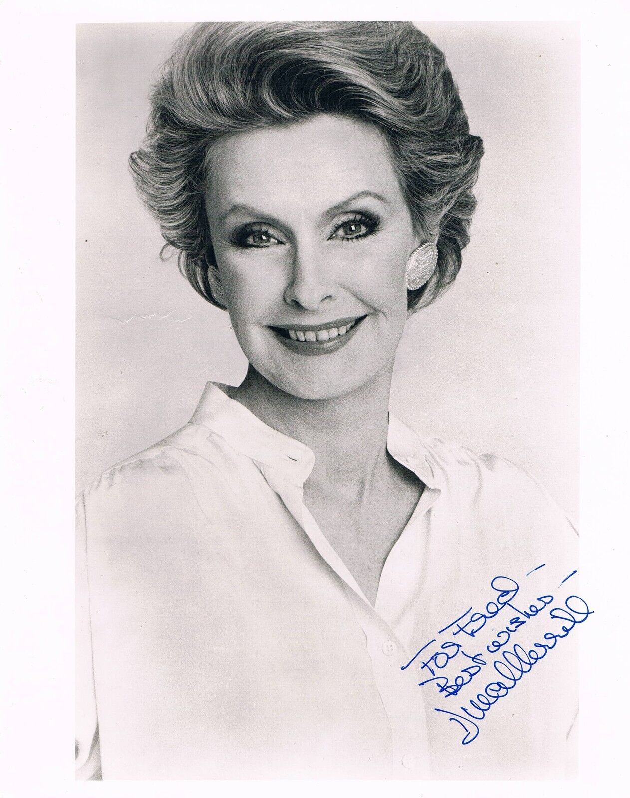 Dina Merrill 1923- genuine autograph Photo Poster painting 8x10 signed US actress