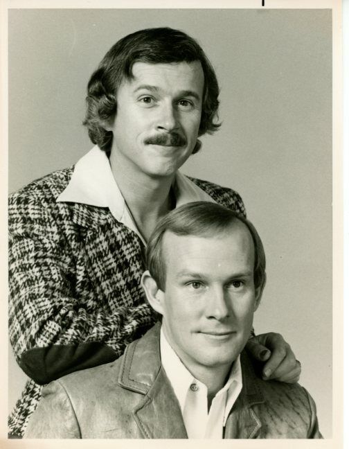 Dick and Tommy Smothers brothers 1975 original 7x9 Press Photo Poster painting