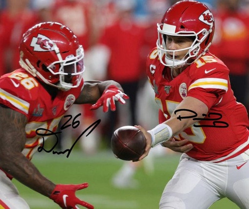 Patrick Mahomes & Damien Williams Signed Photo Poster painting 8x10 rp Autographed Kansas City Chiefs