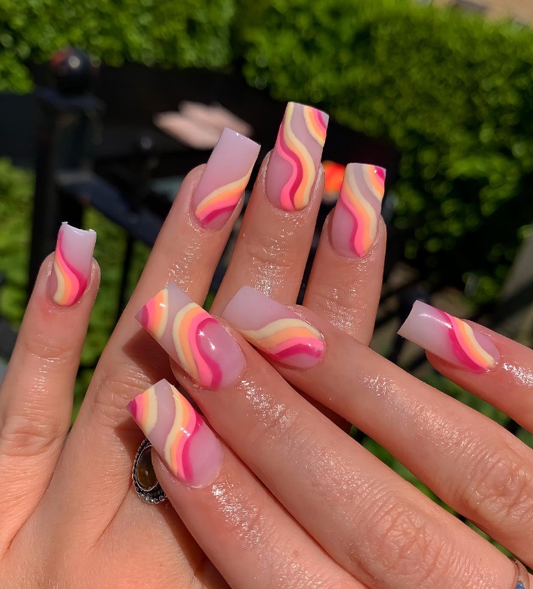 Top 30+ must-try summer short nail designs for 2024