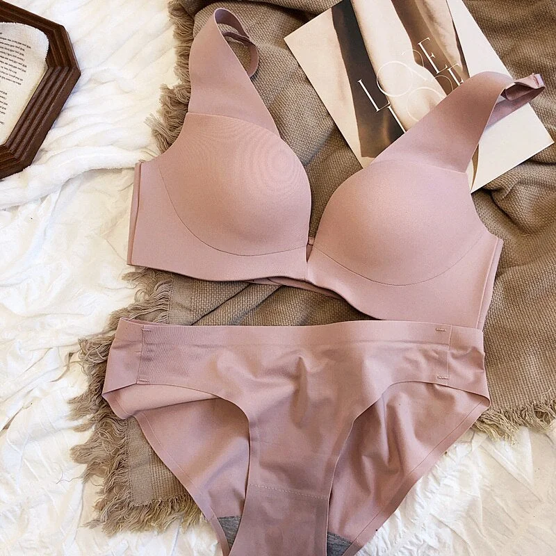 Wriufred Gathering thick cup no trace no rims bra set comfortable girl underwear deep V lingerie panty set