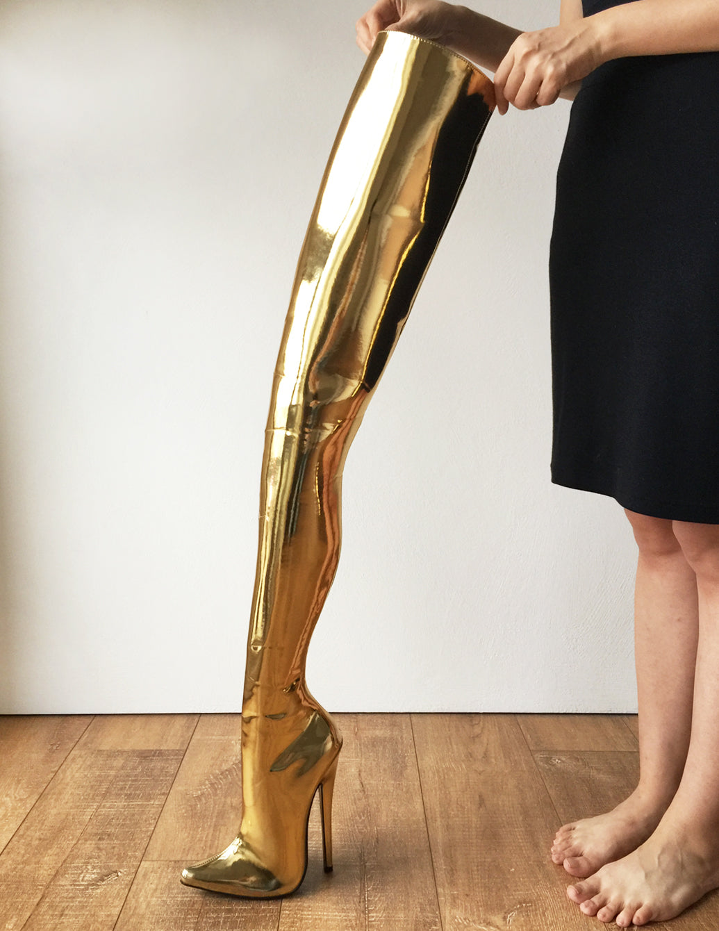 TAAFO MAQ Hard Shaft Customized Crotch Hi 18cm Stiletto Boot Gold Metallic
