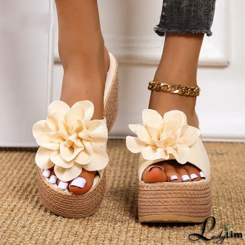 Fashionable and Effortless winter Sandals