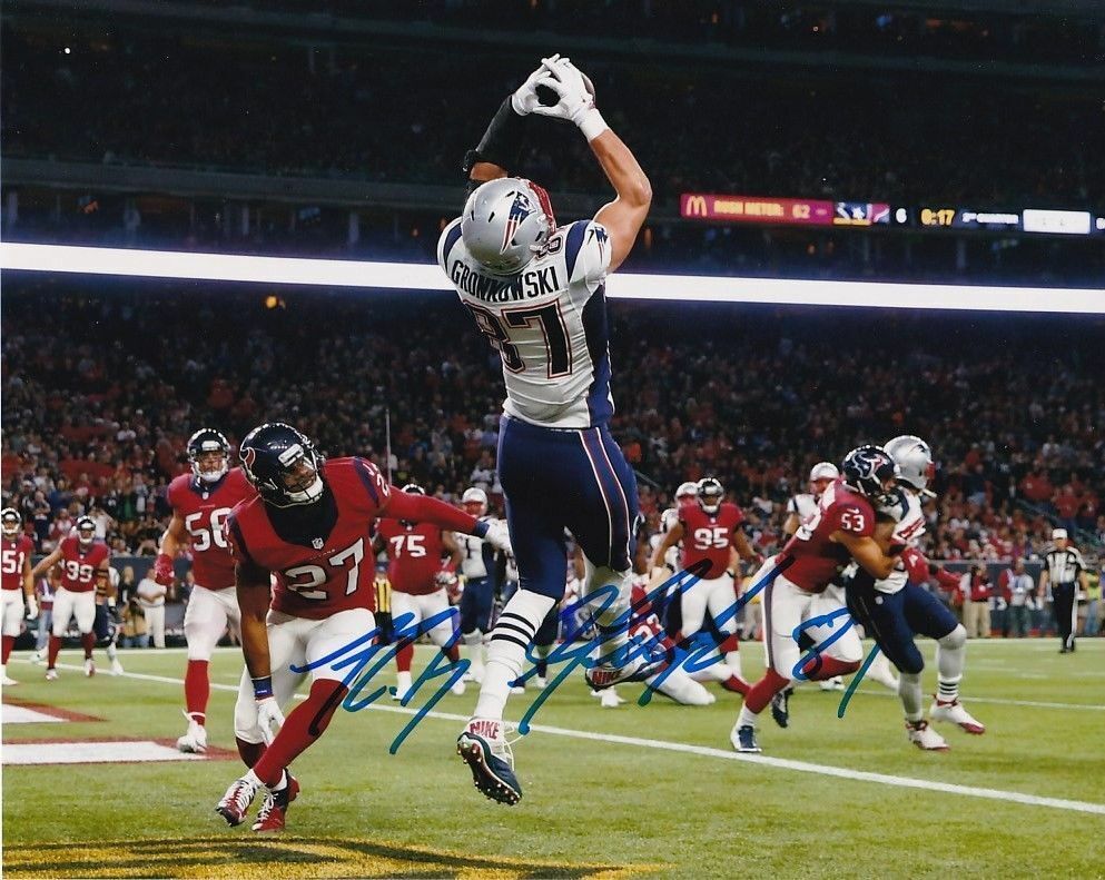 Rob Gronkowski Signed Autographed 8 x 10 Photo Poster painting ( Patriots ) REPRINT