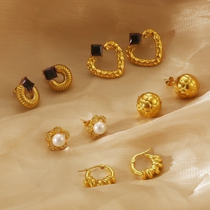 1 Pair Vintage Style Heart Shape Plating Titanium Steel 18K Gold Plated Ear Studs