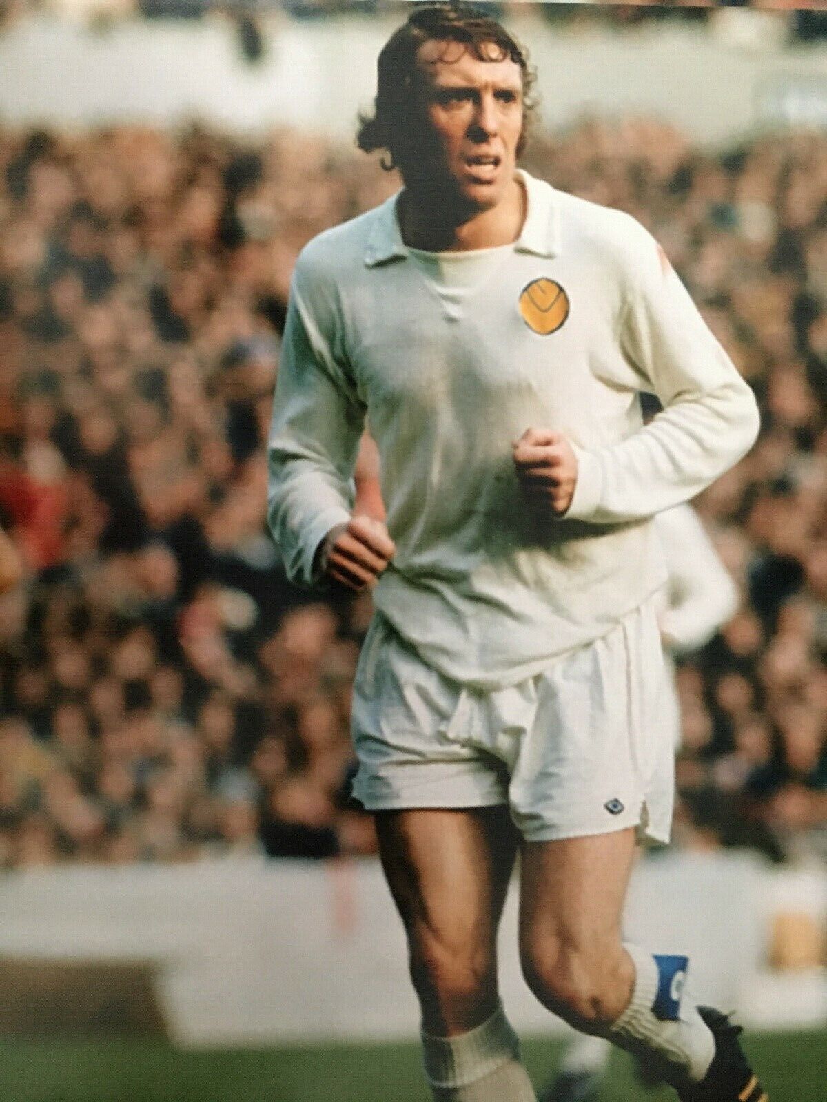 MICK JONES - LEEDS UNITED LEGEND - EXCELLENT UNSIGNED Photo Poster paintingGRAPH