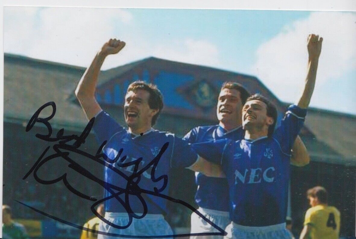 KEVIN SHEEDY HAND SIGNED 6X4 Photo Poster painting EVERTON FOOTBALL AUTOGRAPH 4