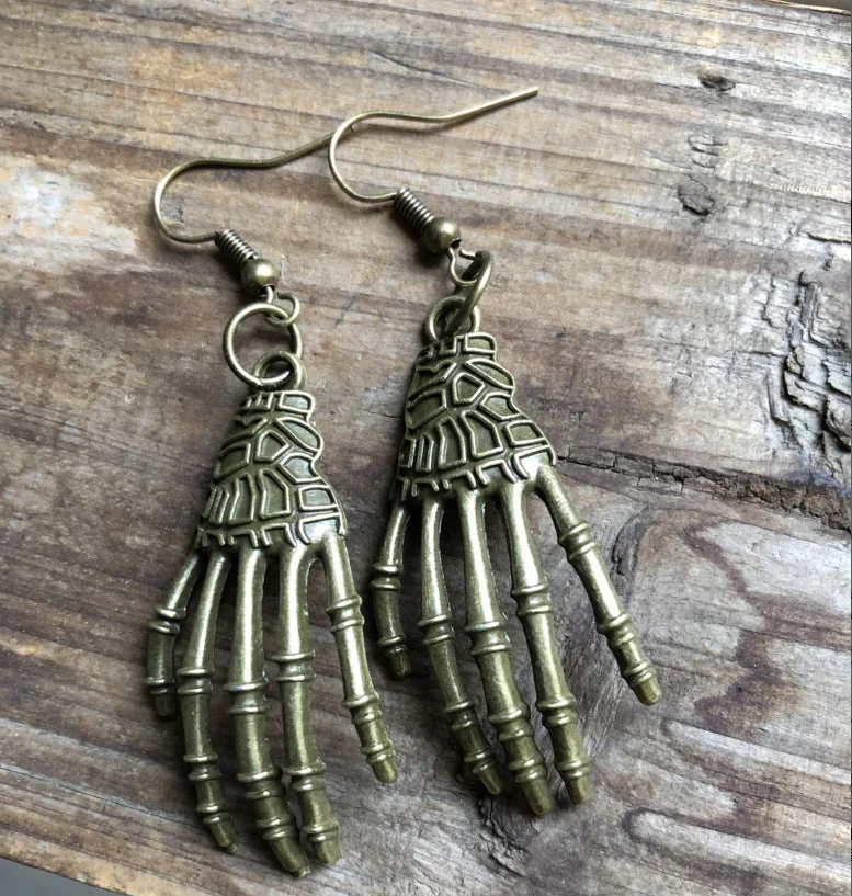 Vintage Skull Palm Earrings