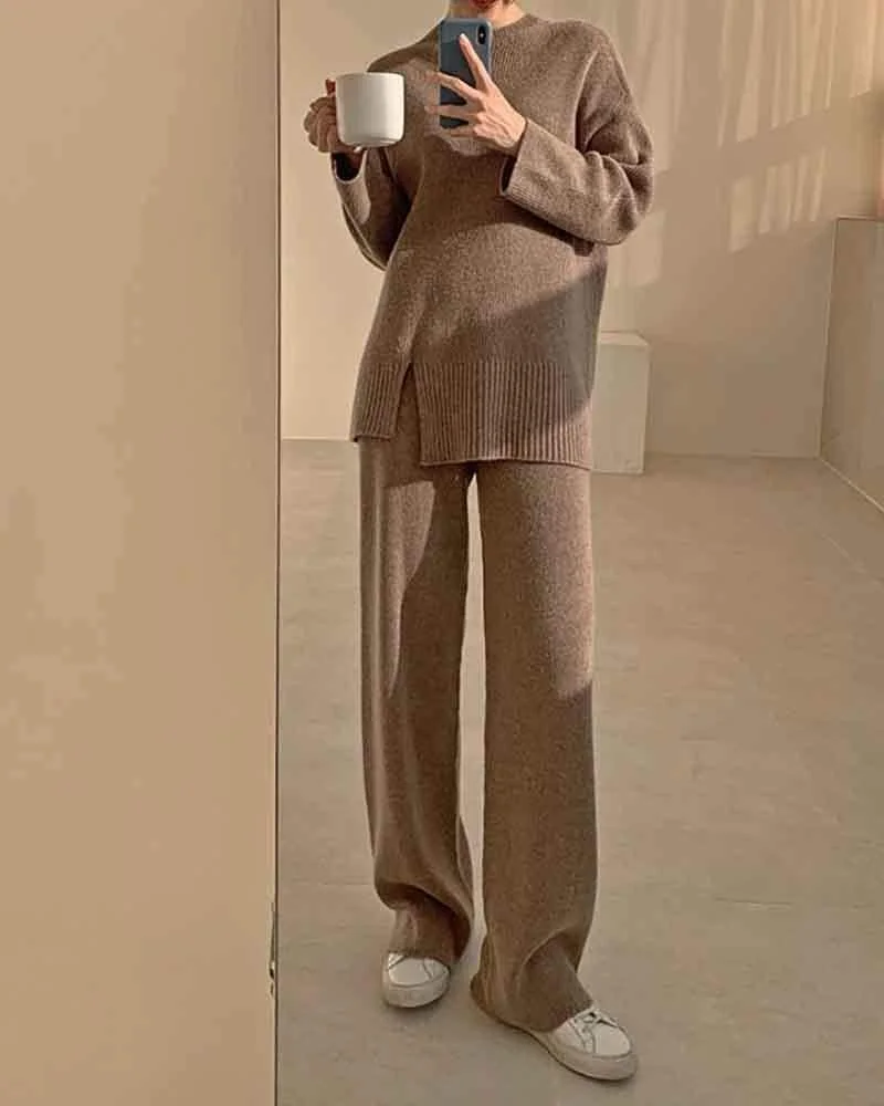 Simple two-piece knitted sweater & straight-leg pants