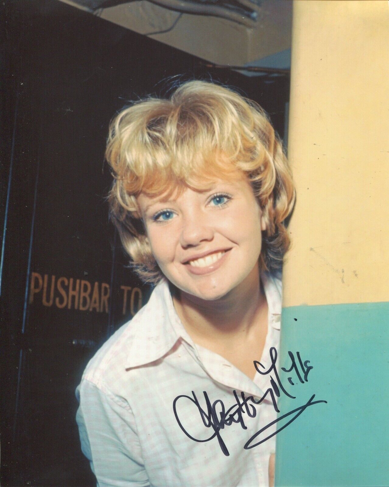 Actress HAYLEY MILLS signed 8x10 Photo Poster painting RefK2 - UACC DEALER