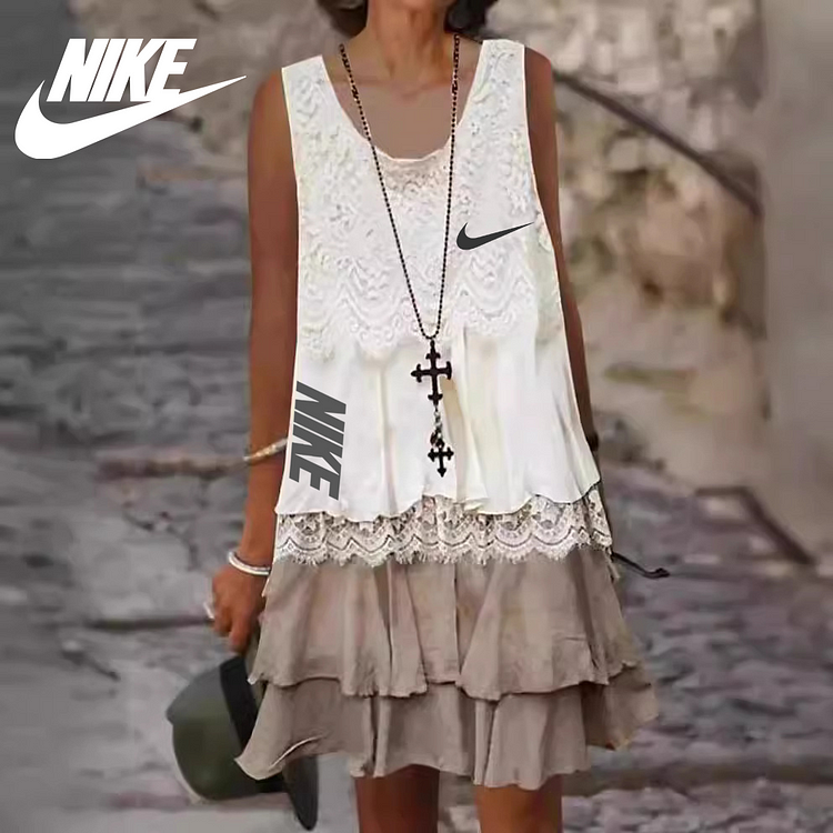 @NIKE Šaty z limitované edice