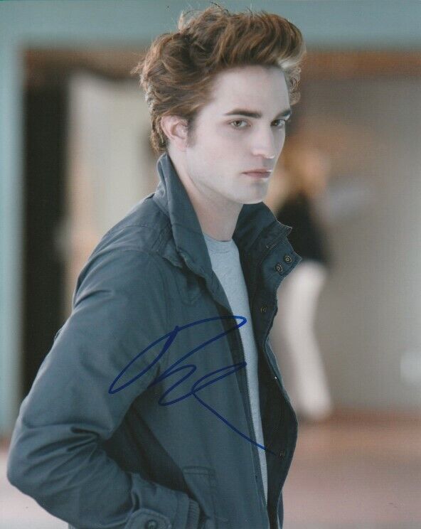 ROBERT PATTINSON SIGNED TWILIGHT