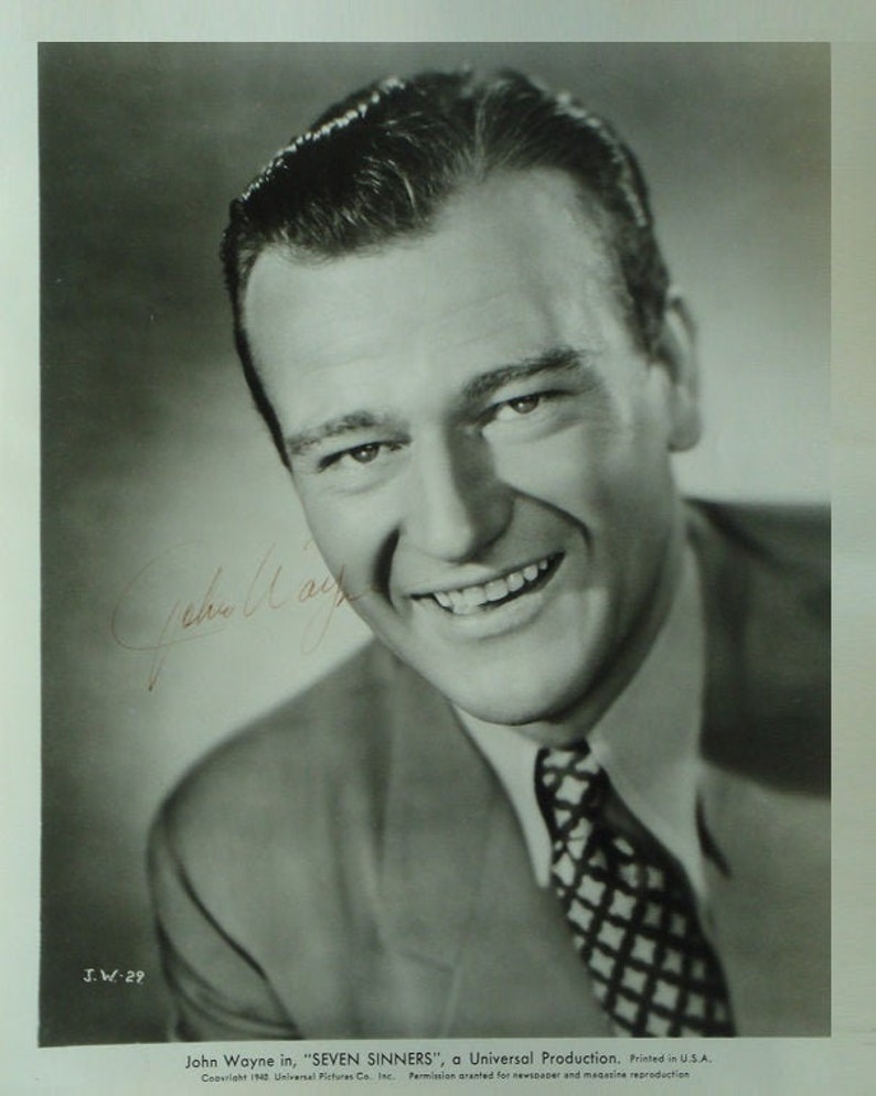 JOHN WAYNE SIGNED Autographed Photo Poster painting Seven Sinners Duke wcoa