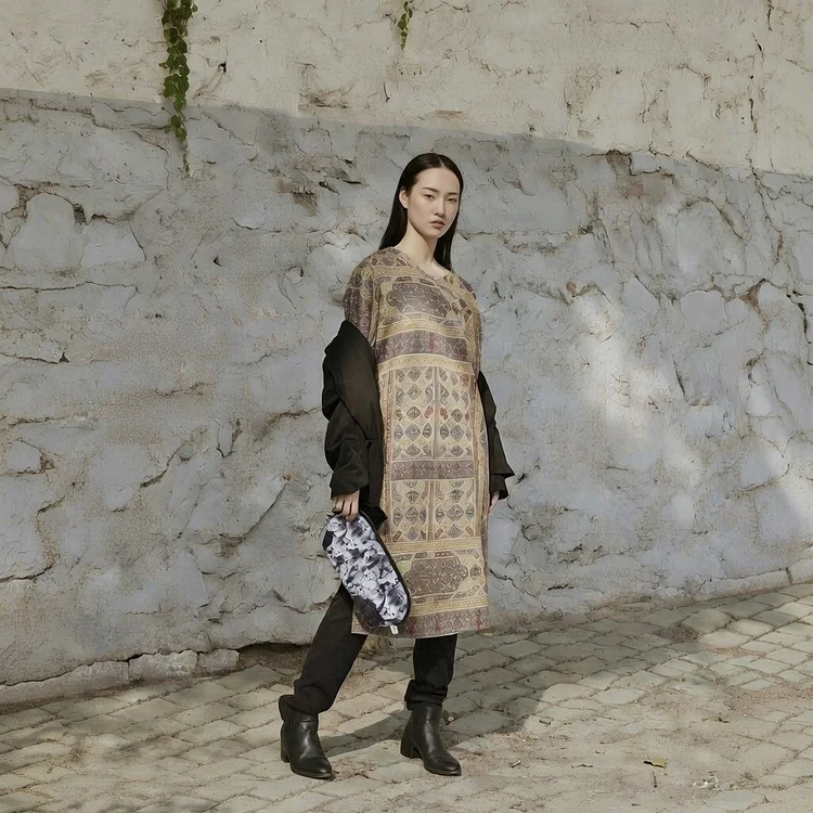 AGA KHAN MUSEUM X JUMA Shahnameh Travel Bag  - 3 Recycled Water Bottles - Black