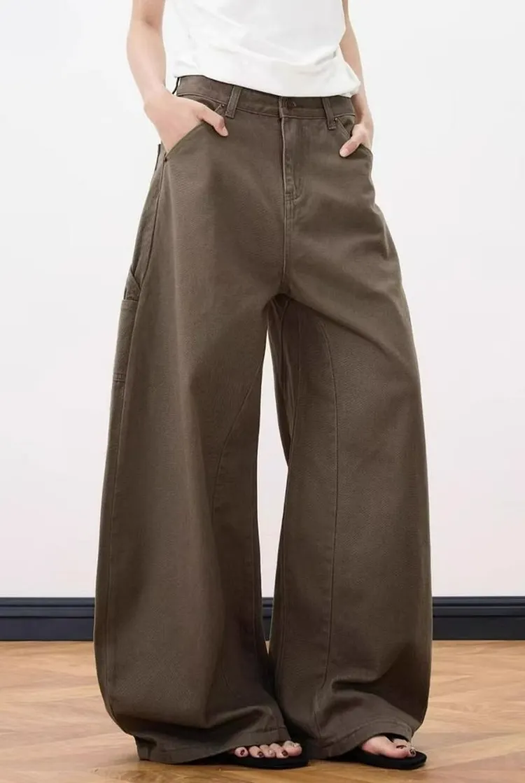 Women's Curved Seam Jeans in a Relaxed Wide Leg Silhouette