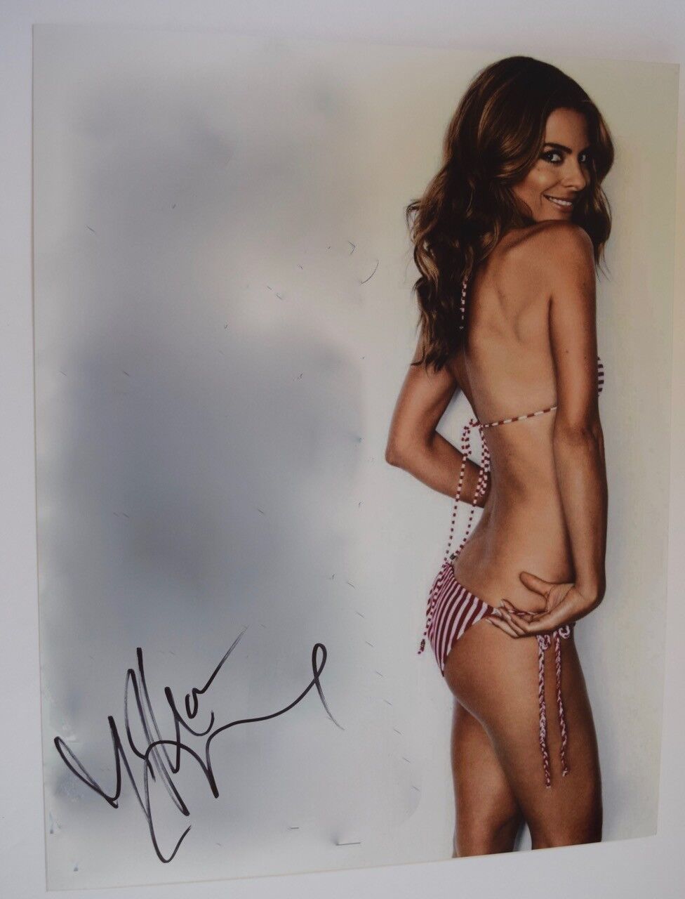 Maria Menounos Signed Autographed 11x14 Photo Poster painting Hot Sexy Bikini Pose COA VD