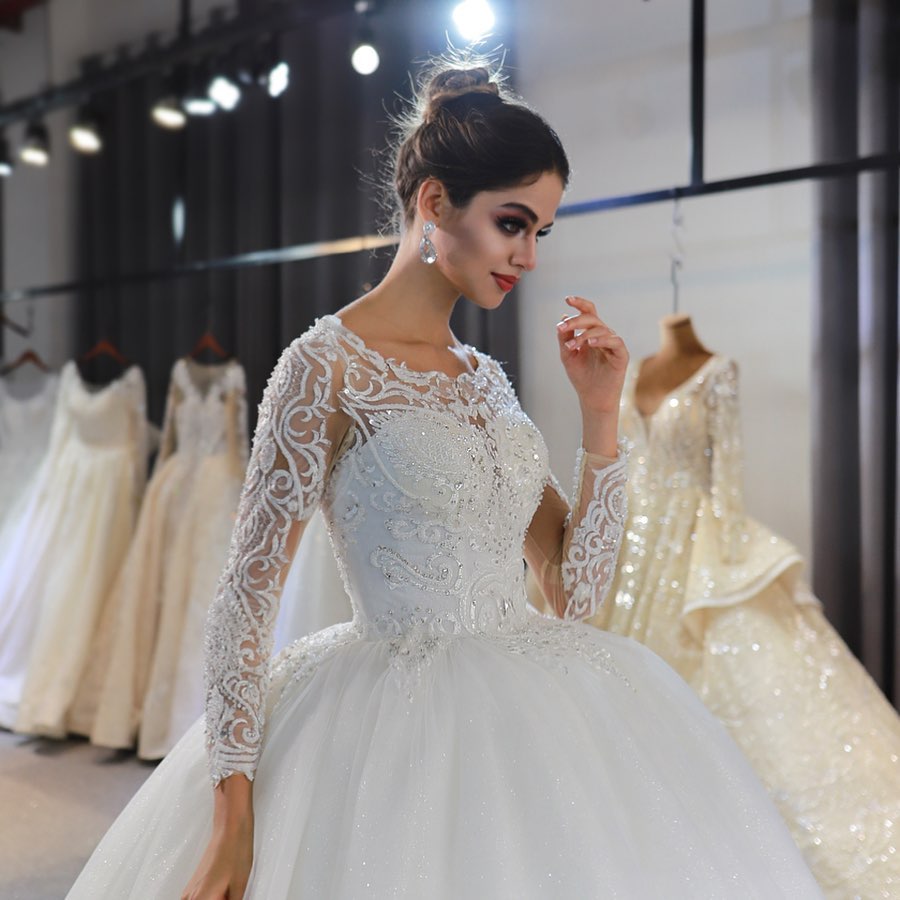 Daisda Gorgeous A-Line Bateau Long Sleeves Floor-length Wedding Dress With Appliques Lace Sequins