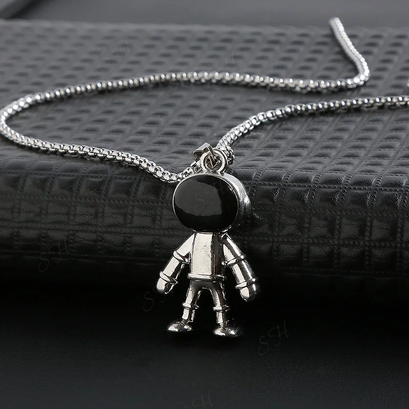 Hip Hop Personality Astronaut Astronaut Pendant Couple Trendy Jewelry Techwear Shop