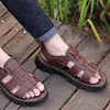 Gioiacombo&trade; Sandali da spiaggia regolabili in pelle con velcro da uomo