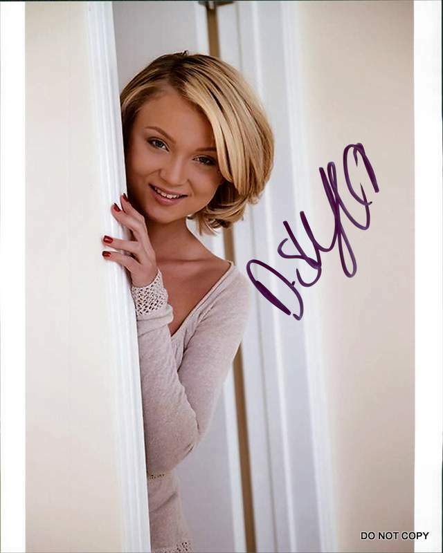 Dakota Skye autographed Model RP 8X10 Photo Poster painting RP6609