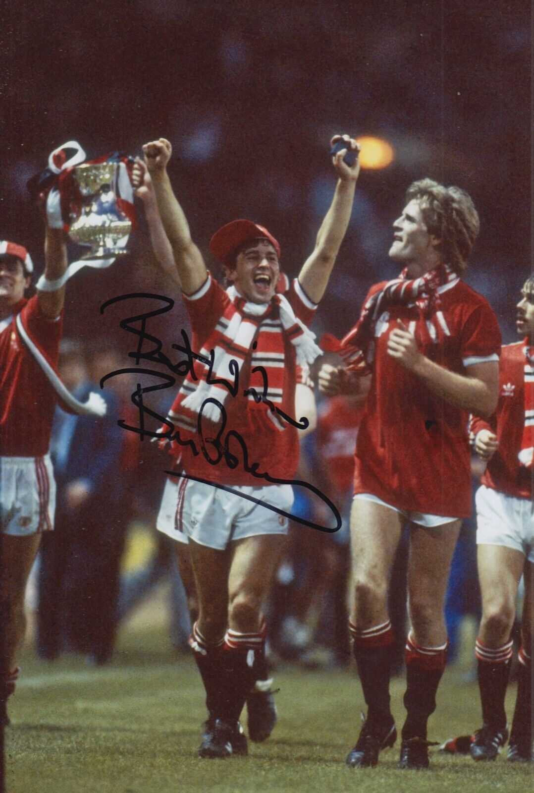 BRYAN ROBSON HAND SIGNED 12X8 Photo Poster painting MANCHESTER UNITED AUTOGRAPH FOOTBALL 4