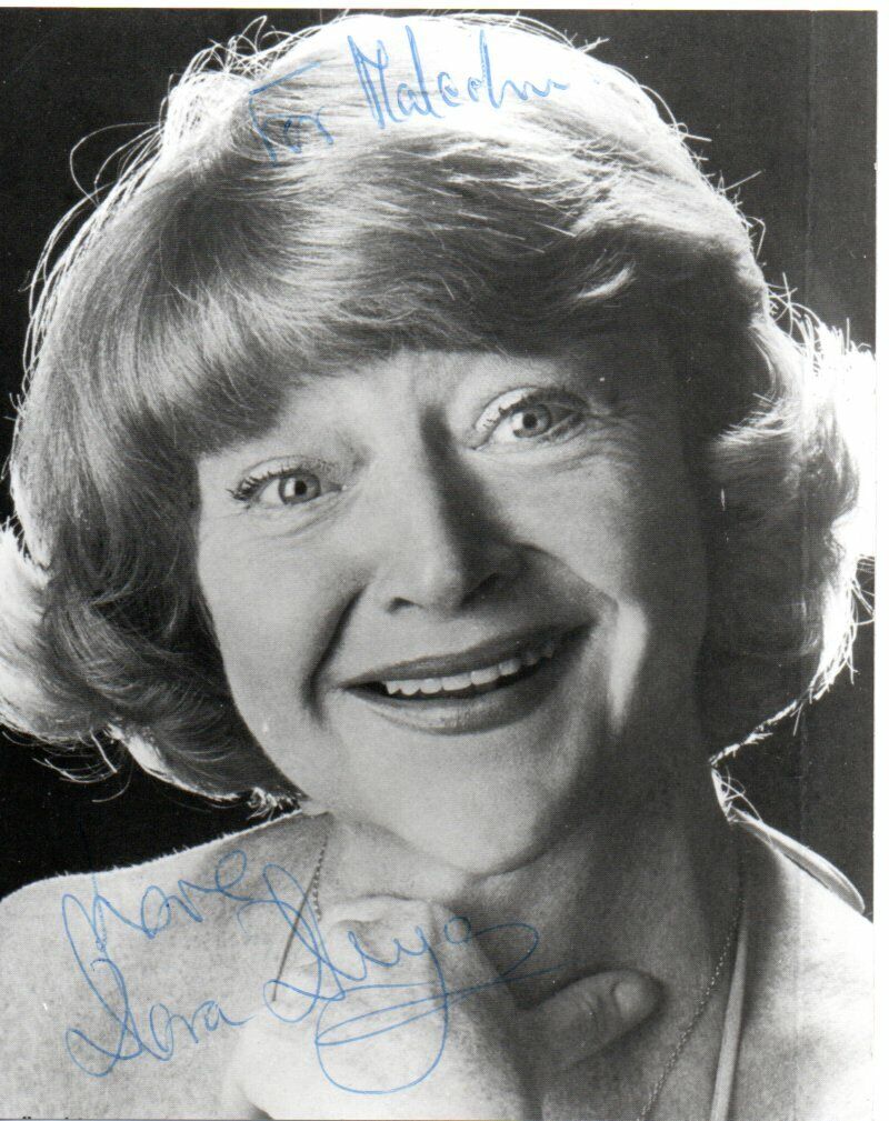 DORA BRYAN HAND SIGNED Photo Poster painting 6X4 BRITISH FILM & TV ACTRESS CARRY ON