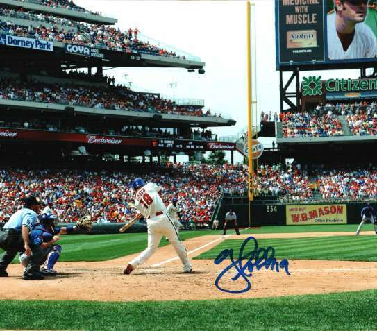 Autographed GREG DOBBS 8x10 Photo Poster painting Philadelphia Phillies - COA