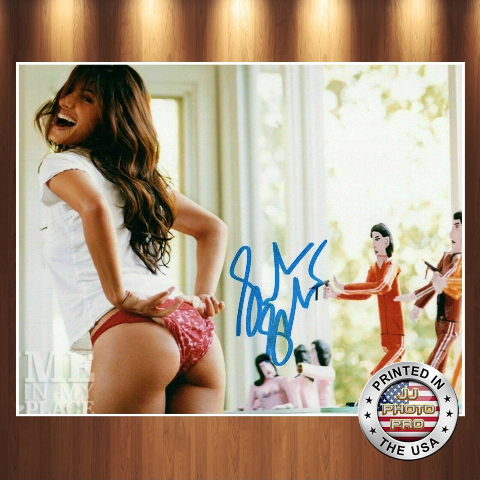 Sarah Shahi Autographed Signed 8x10 Photo Poster painting (Chicago Fire) REPRINT