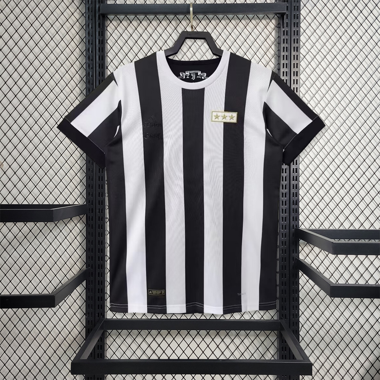 Retro Juventus 2017-18 120th Anniversary Special Edition Jersey