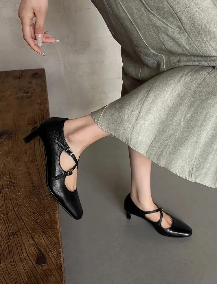 Black leather Mary Jane shoes