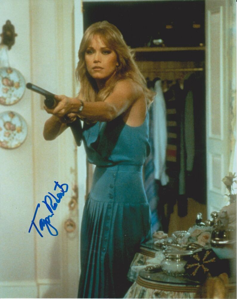 Tanya Roberts Signed 8x10 Photo Poster painting - James Bond - A View to a Kill - SEXY! #14