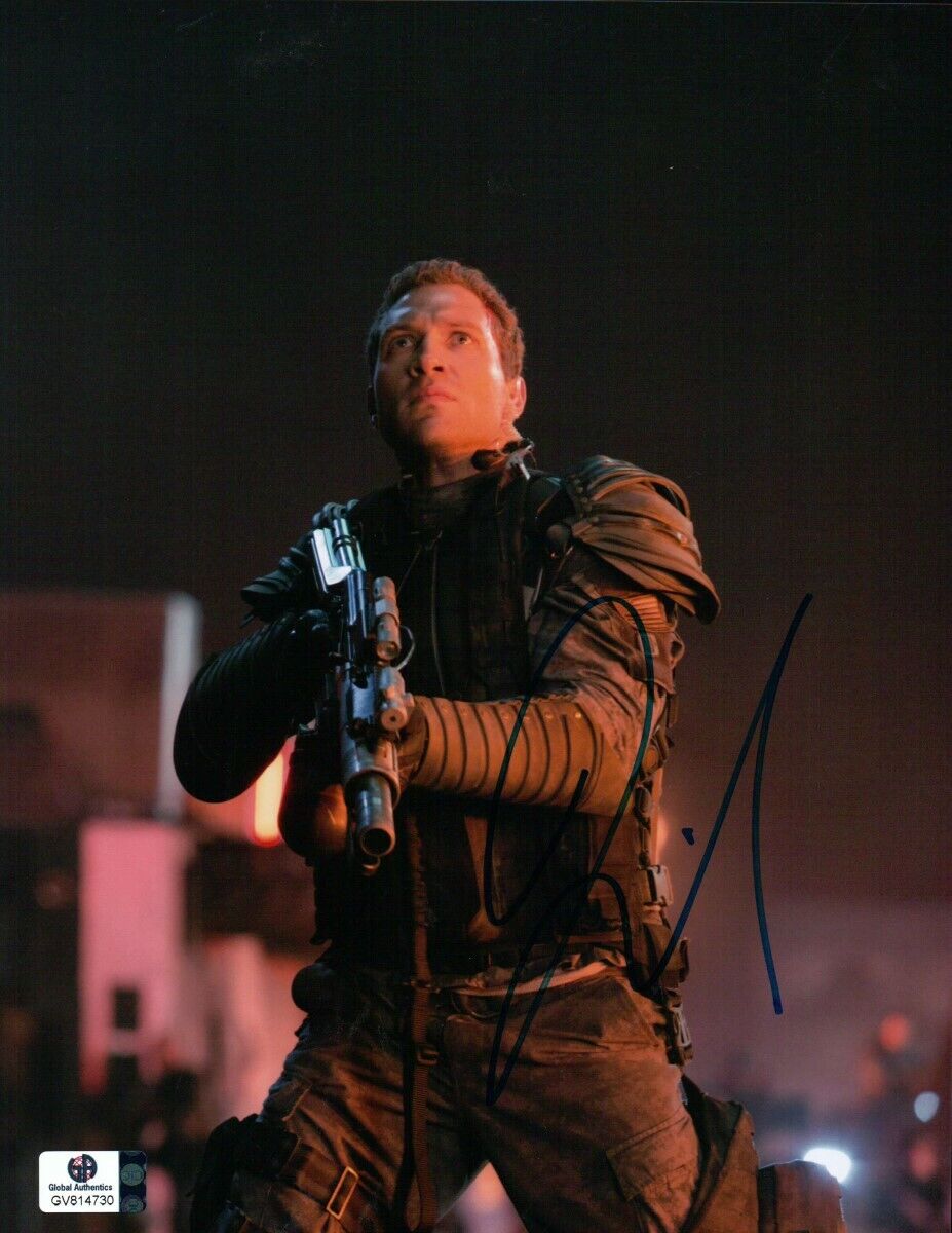 Jai Courtney Signed Autographed 8X10 Photo Poster painting Terminator: Genesys w/Gun GV814730